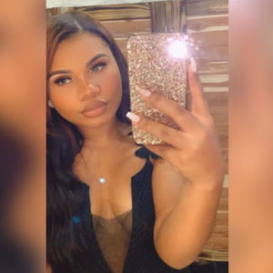 Meet your Posher, Stephany